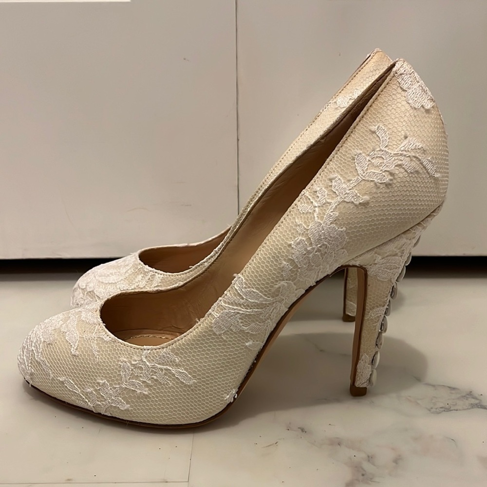 Rosamosario White Lace Pumps